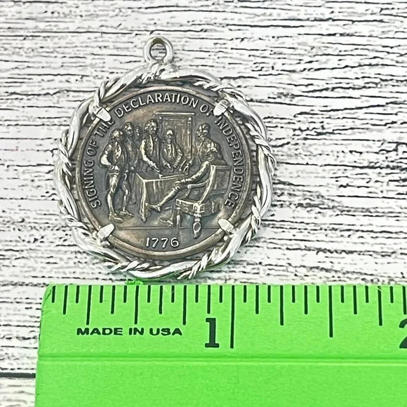 VTG Medallion - Signing The Declaration Of Independence 1776 Silver Tone/Brass - Picture 4 of 4